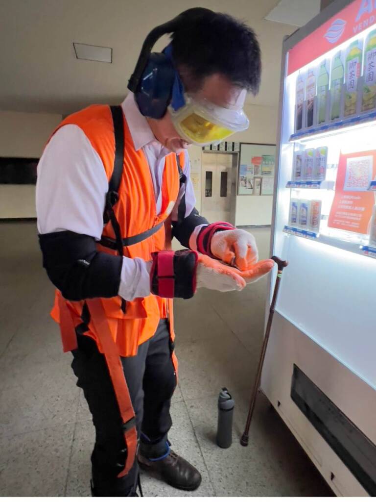 活動力甚強的學長，被年齡帶來的不便深深地震撼！