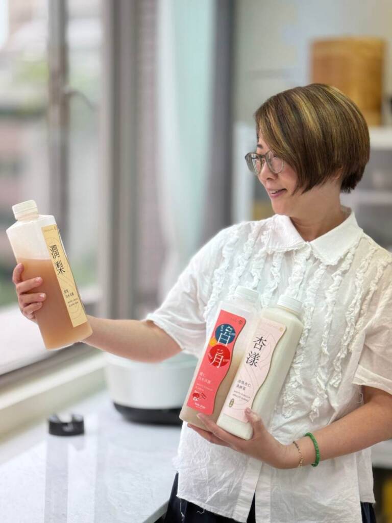 O卡桑KASAN木耳露比手搖飲健康多了!