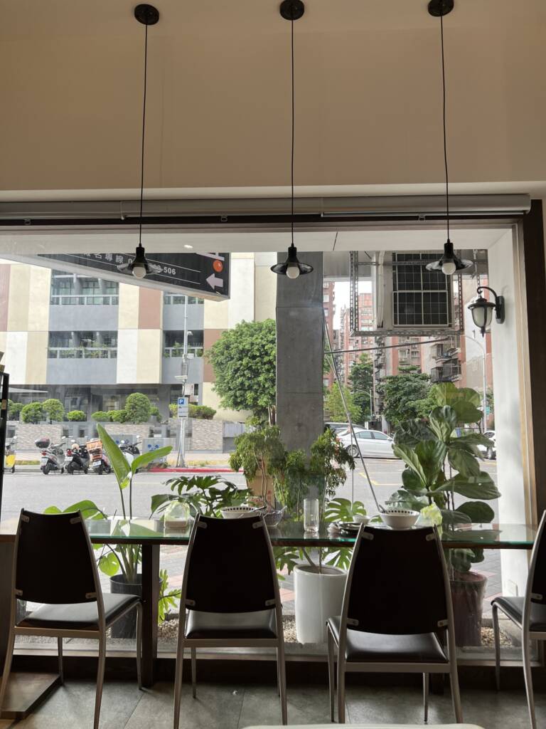 仁里居鄰近大安森林公園，身體享受芬多精的洗禮之後，也要讓腸胃淨化！