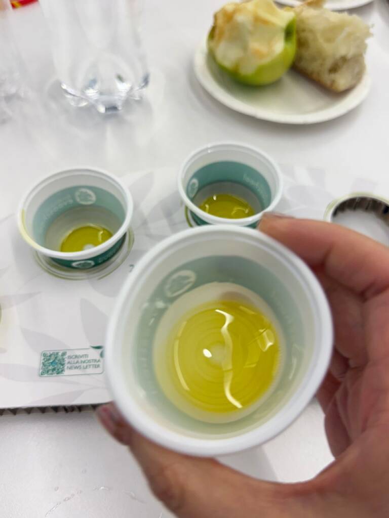 乾杯!等一下....這杯是特級初榨嗎?