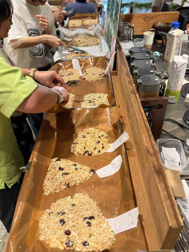 每人做的燕麥餅乾形狀都不一樣，就像是每人變成蔬食者的原因，也都各有各的心路歷程。
- 在 Gaia Flow 全植料理。