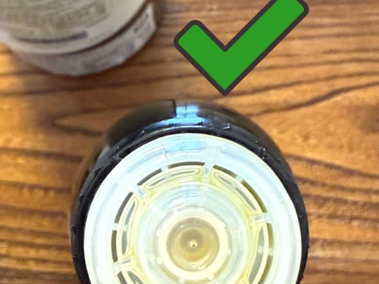 裡面的橄欖油夠好，才會配上這種只進不出的抗氧化瓶口。