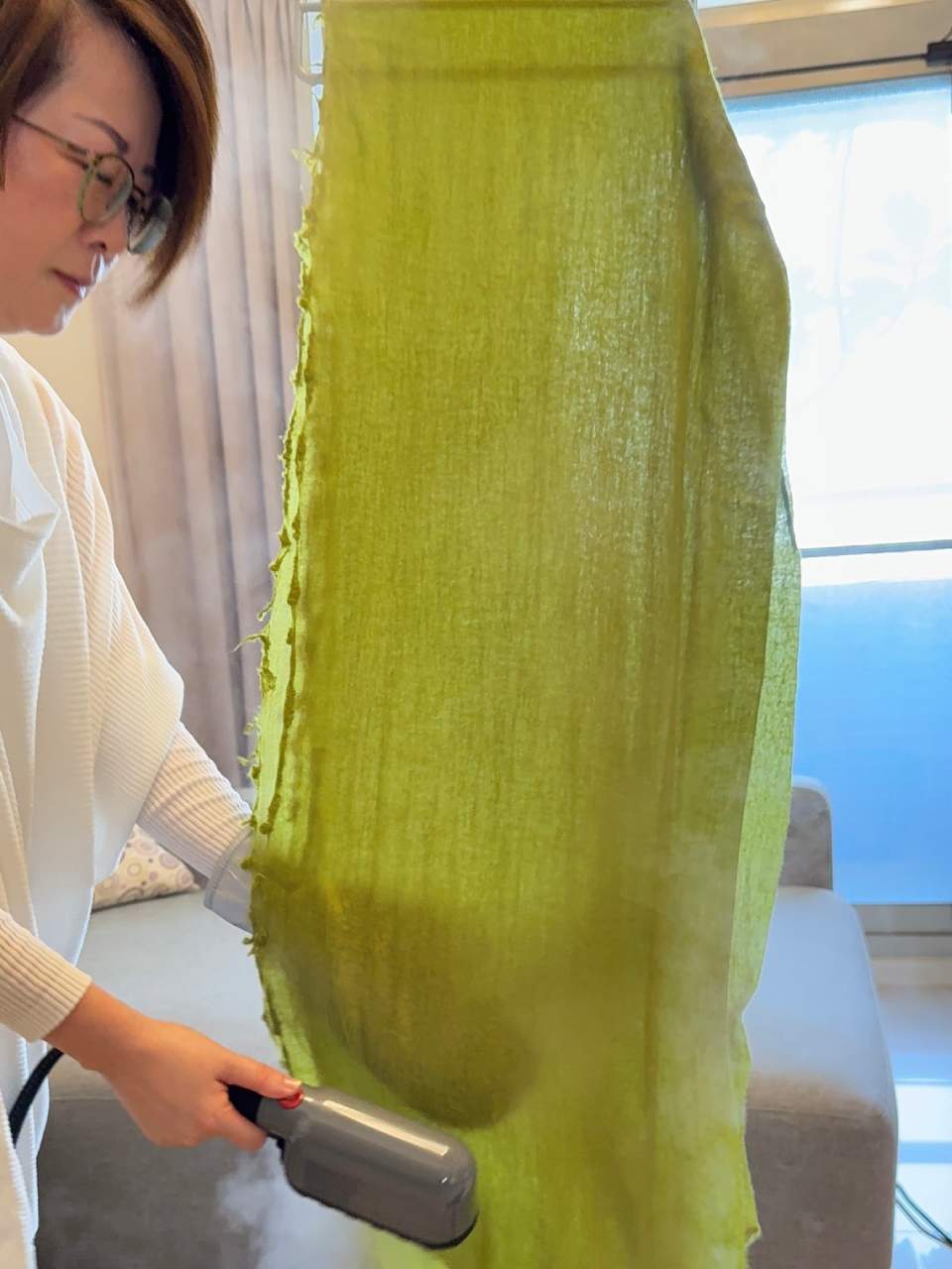 150度氣化蒸氣，不需要調整模式，一掃就讓cashmere的絨毛活起來。