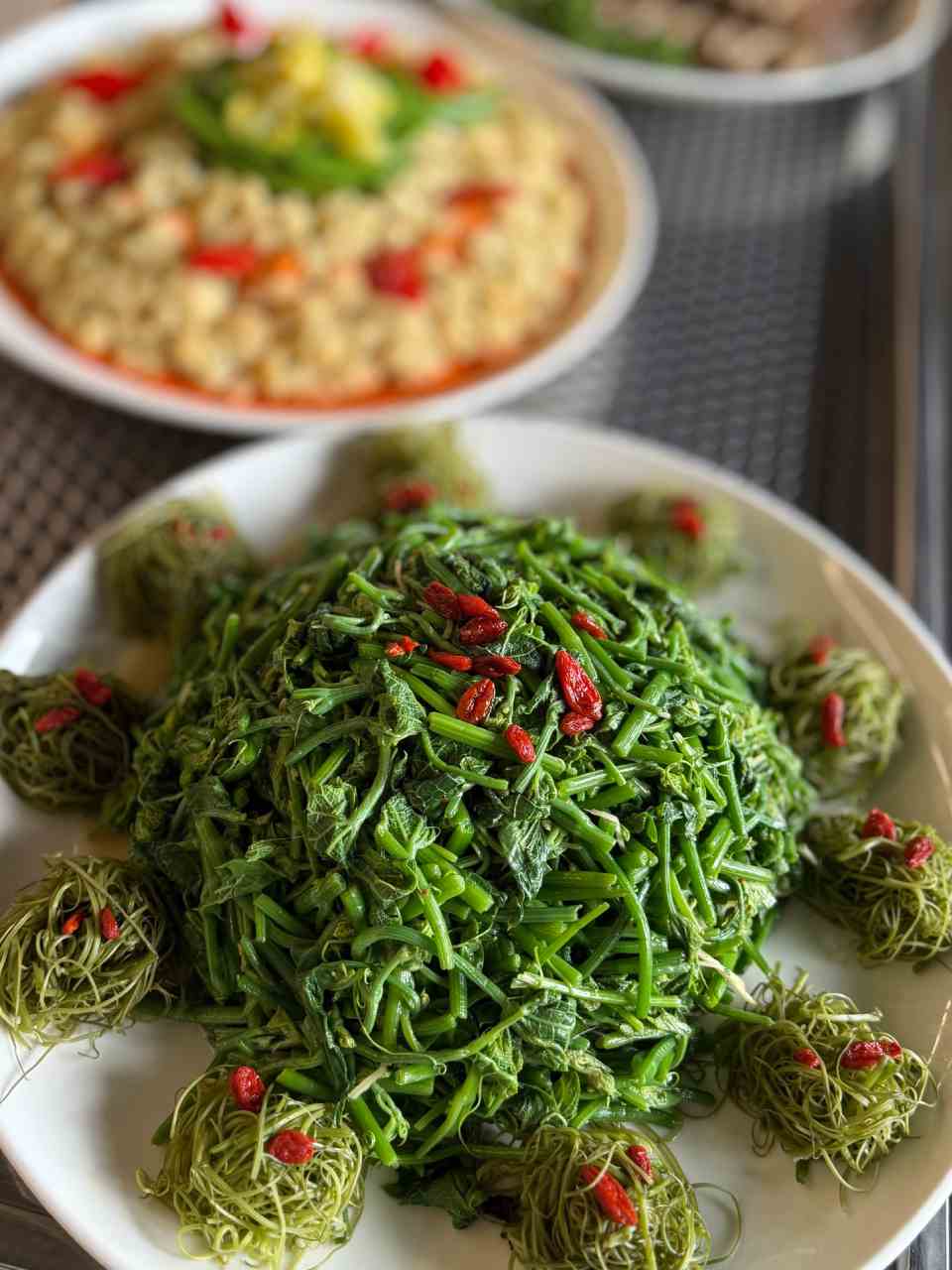 有人看到這一盤青菜,能聽到龍鬚菜在尖叫:不要殺我們!?