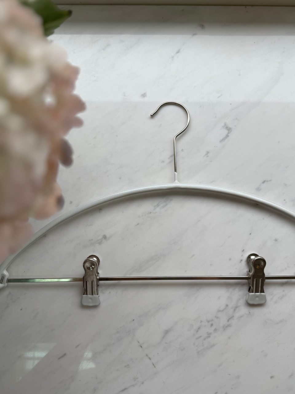 這款適合吊掛套裝。西裝外套+褲或裙。
👉德國百年MAWA衣架49折起,只在susu姐社群: https://lihi2.com/1iDSS