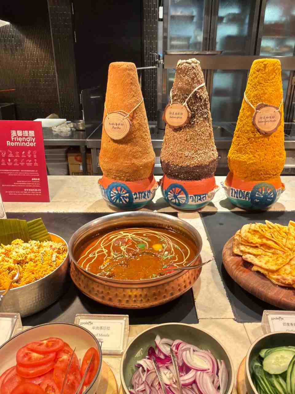 照理說印度餐區應該素食很多...但頗令人失望的！