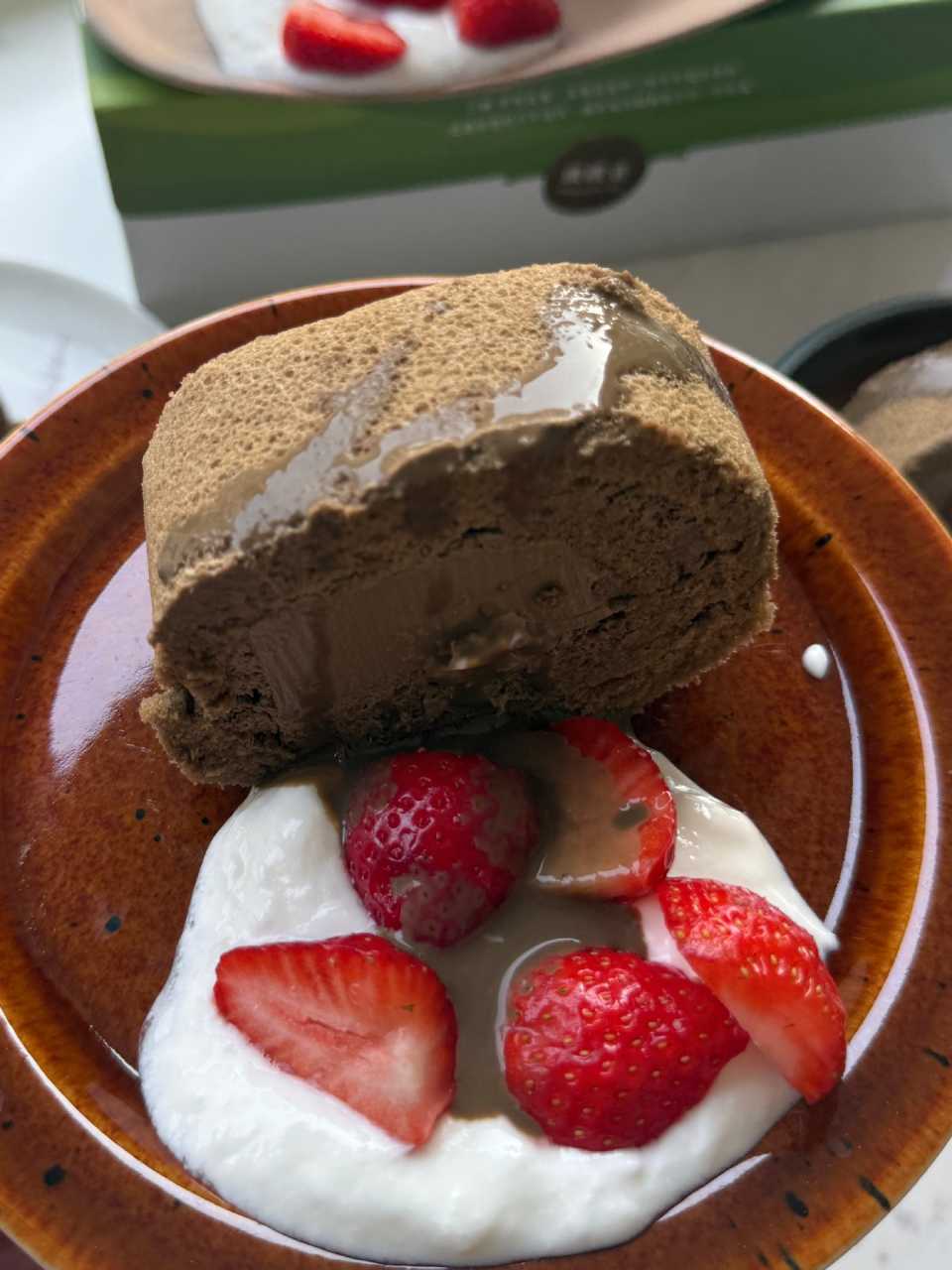 鐵觀音奶凍捲(葷)看起來就很好吃，經過我的加工，更顯美味。