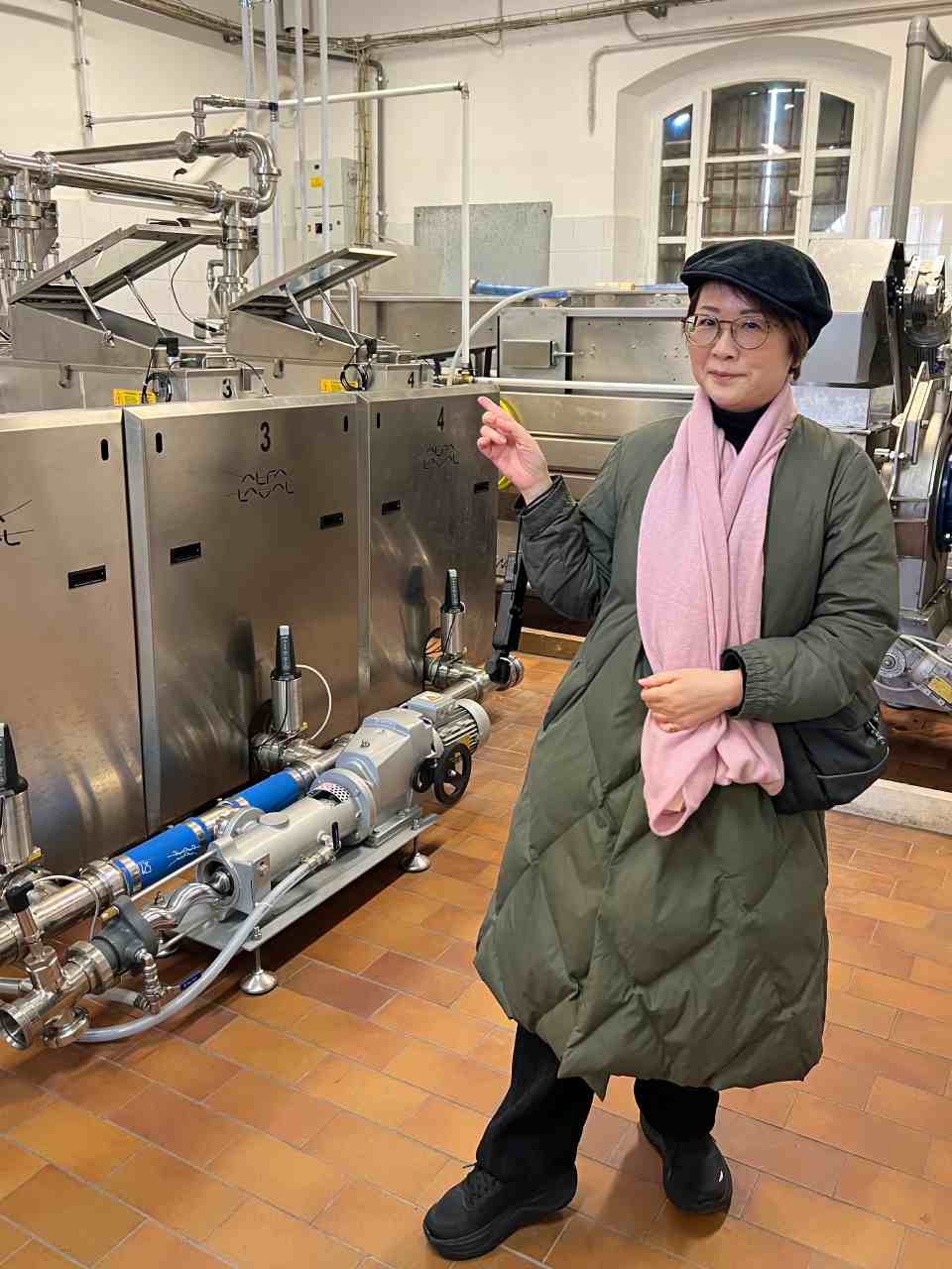 我身後的這台機器，就是現代的冷粹設備