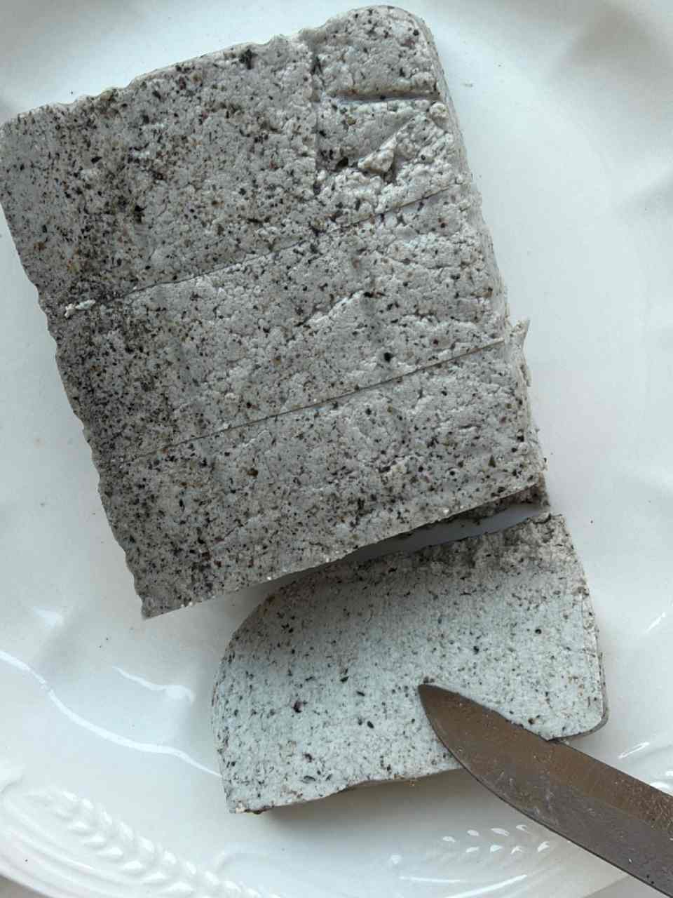 我吃過用料最紮實的芝麻豆腐，就在禾乃川。