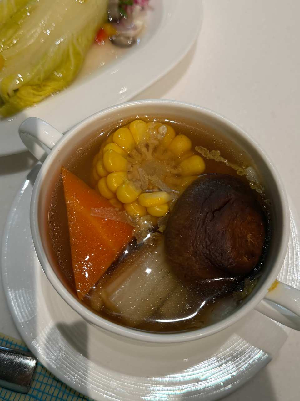 自助區的湯我們完全不能喝，只有素食者專屬的四時蔬養清湯可以選擇。